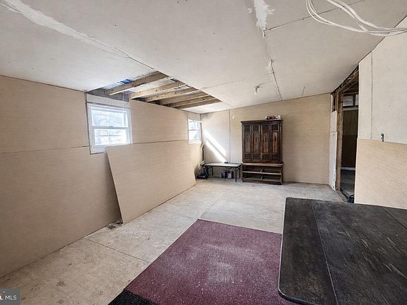 3rd image of 507 Mowry Rd