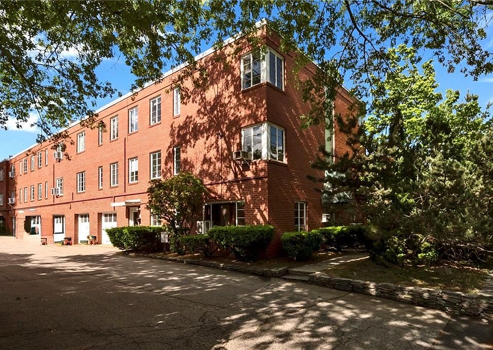 1st image of 160 Waterman St #5