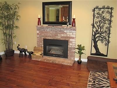 3rd image of 2438 Waverly Ct