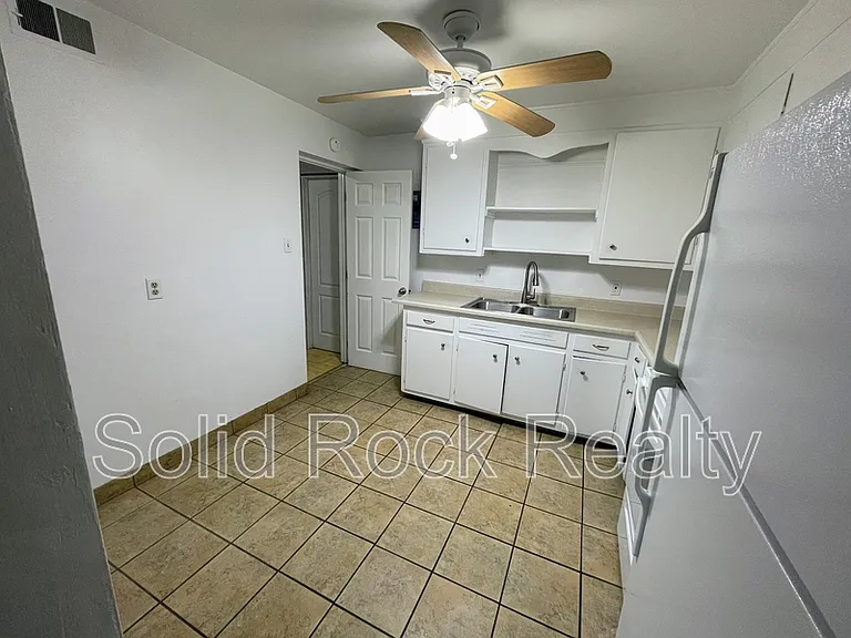 513 W Uintah St #1 — Photo 4