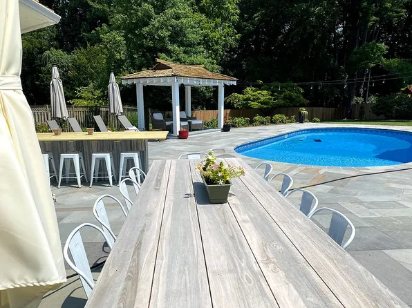 10029 Carmelita Dr, Rockville, MD 20854