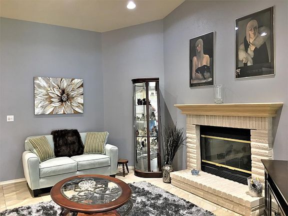 4th image of 249 Doris Dr