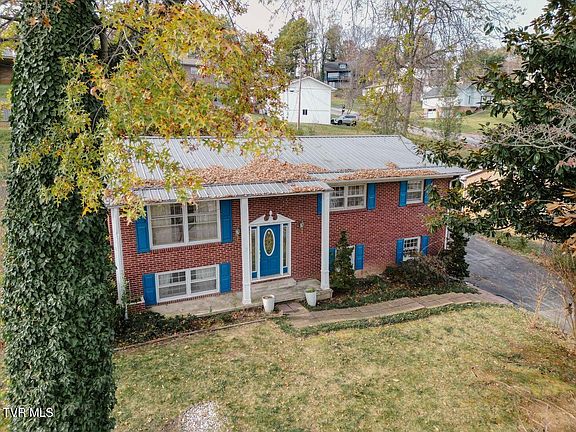 2nd image of 952 Afton St