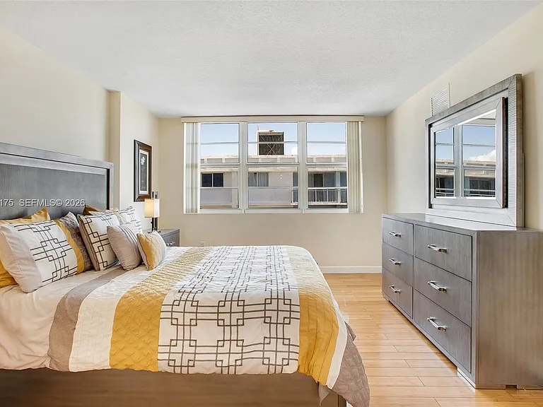 6917 Collins Ave #1608 — Photo 15