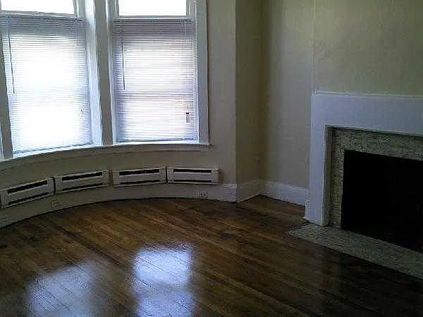 4 bed, $3,400 — Photo 2
