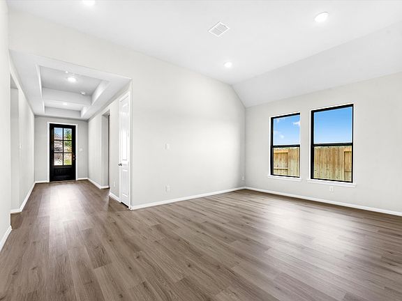 5th image of 21417 Flora Springs Ln