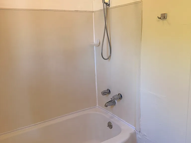 1816A Sonoma Ave — Photo 9