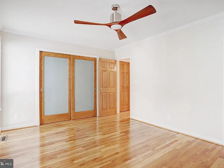 42 G St SW — Photo 16