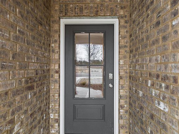 4th image of 102 Triple Crown Cv