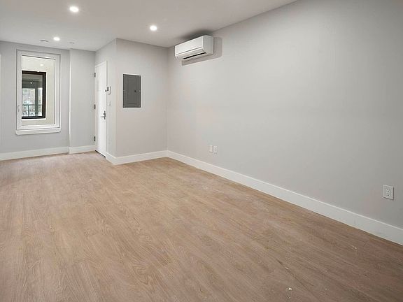 5th image of 286 Linden Blvd #8F