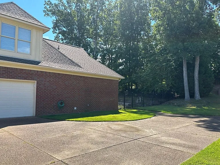10135 Ridgewood Oak Dr — Photo 4