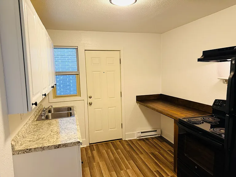 207 N 34th St #8 — Photo 4