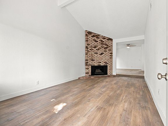 3rd image of 4908-4906 Walnut Ave