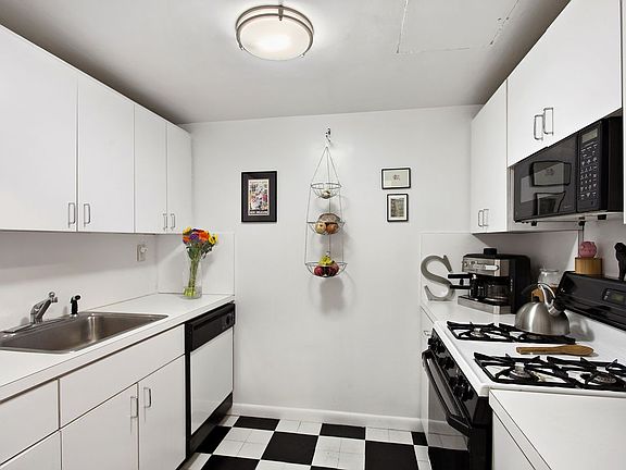 5th image of 55 E 9th St APT Tb