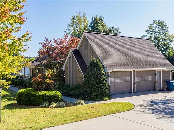 3rd image of 6440 Muirfield Dr
