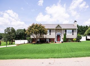 170 Twinwood Rd, Clemmons, NC 27012