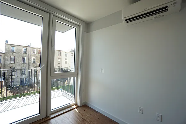 Rented by Rennit Inc. | media 33