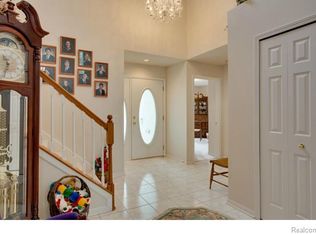 217 Victoria Park Ct, Howell, MI 48843