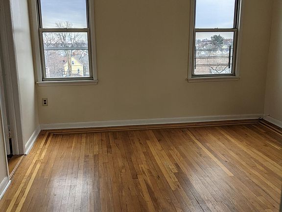 5th image of 117 Glover Ave #3