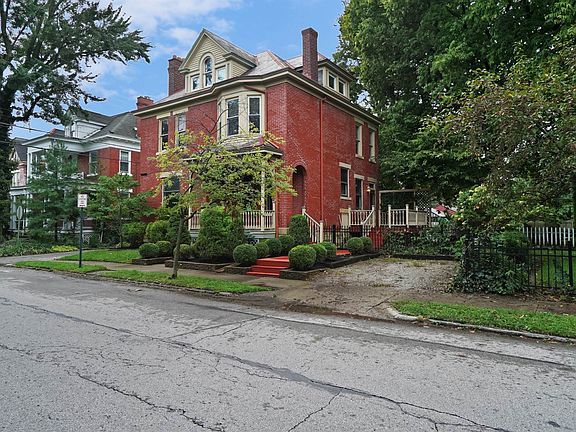2nd image of 793 Franklin Ave