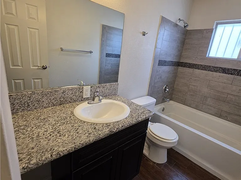 2626 Lynnwood St #2 — Photo 7
