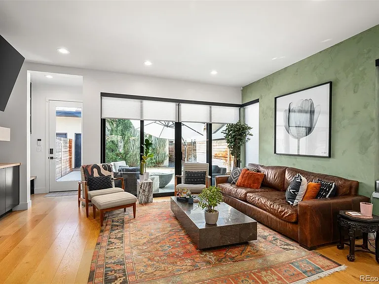 2427 S Race St — Photo 11