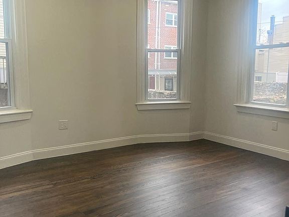 3rd image of 640 Van Nest Ave Floor 2