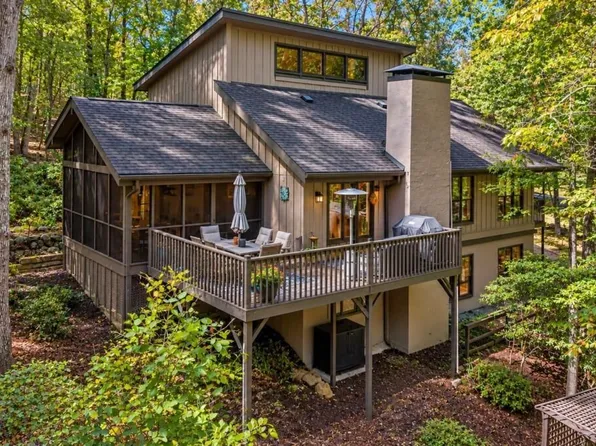106 Banyon Ct, Waleska, GA 30183