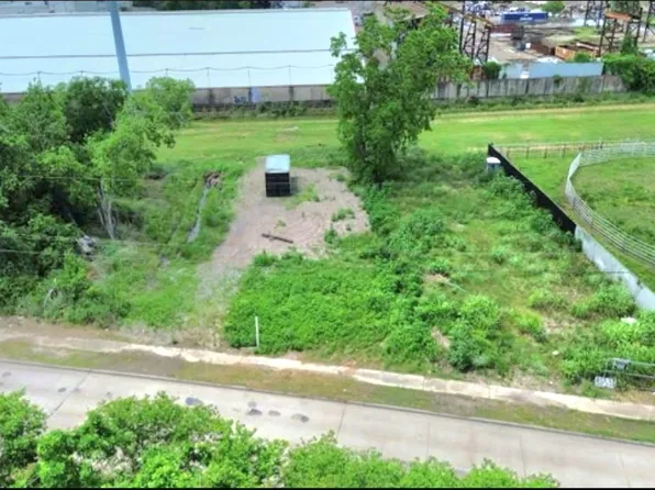 2919 N Wayside Dr, Houston, TX 77020