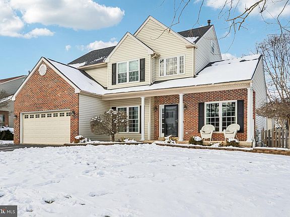 3rd image of 702 Daniel Dr