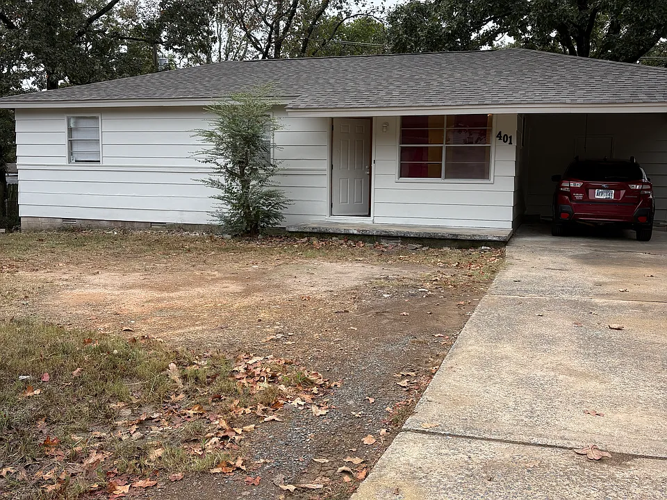 401 Lindenhurst Dr