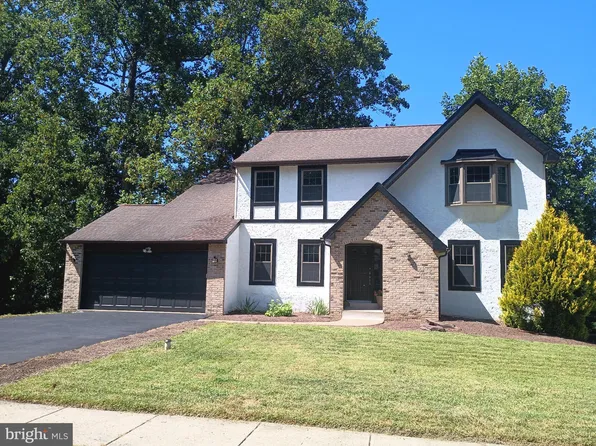 905 Edgewood Ln, Langhorne, PA 19053