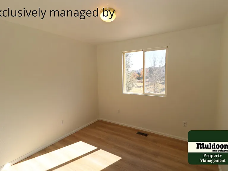 1112 Silverqueen Rd — Photo 7