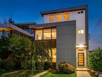 942 N 77th St., Seattle, WA, 98103