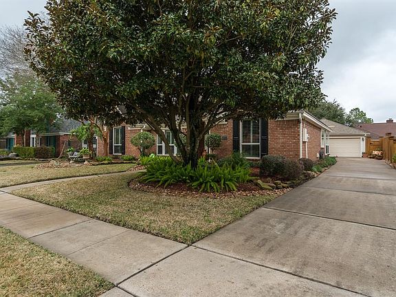 3rd image of 2104 Firestone Dr
