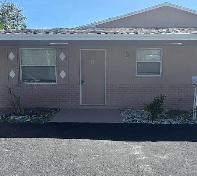 2801 Albatross Rd — Photo 1