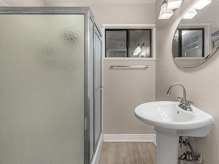 6724 N 58th Pl — Photo 18