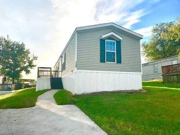 2nd image of 126 Miss Ellie Dr