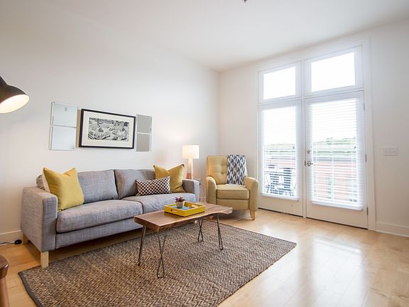 4th image of 125 W Broadway #212