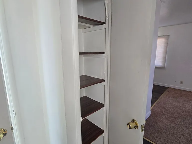 418 C Street — Photo 3