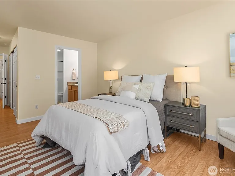 12406 SE 31st St #202 — Photo 15
