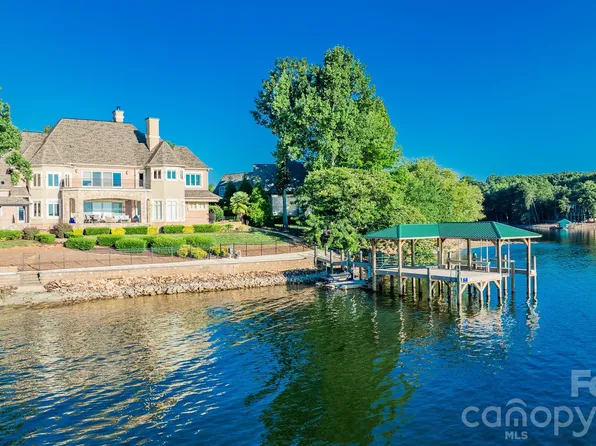 4000 Channel Pointe Ln, Denver, NC 28037
