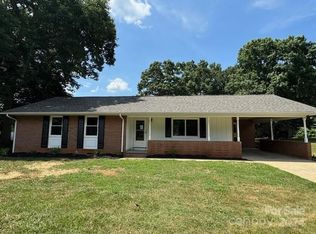 1516 Jamestown Rd, Morganton, NC 28655