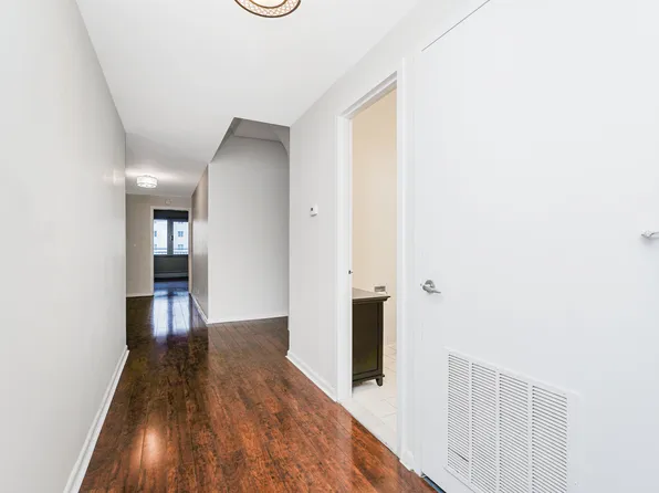 80 Bay Street Landing image 3 of 31