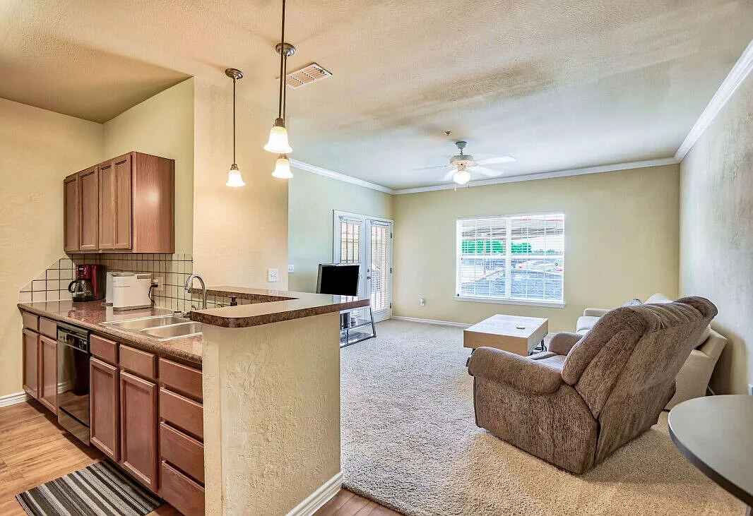 Stone Creek Ranch Apartments — Photo 4