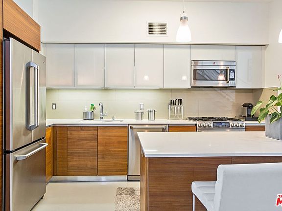 5th image of 11500 Tennessee Ave Unit 307