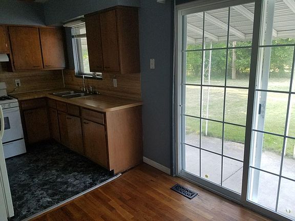 4th image of 3614 Glenbrook Dr