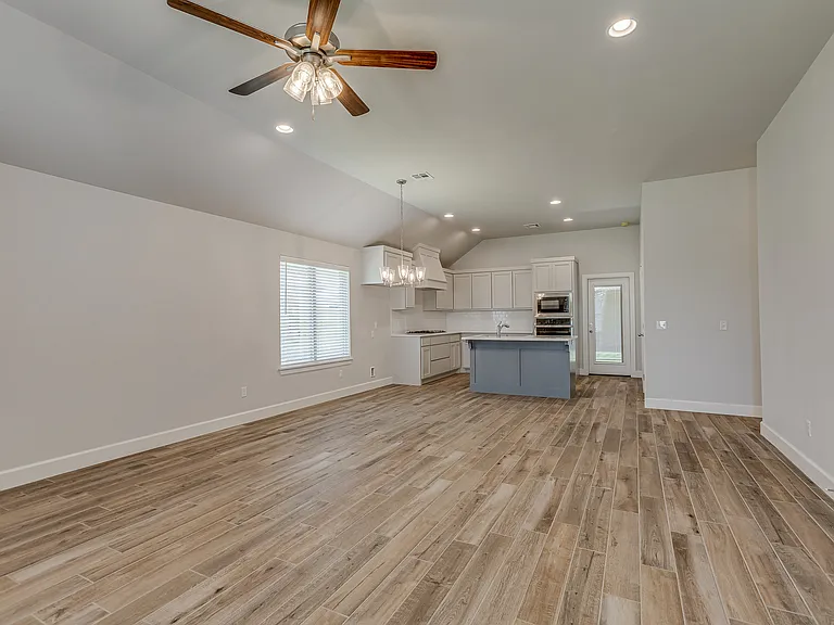 9324 NW 143rd St — Photo 5