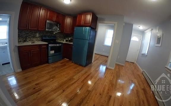 4th image of 217 Beach 31st St #1F