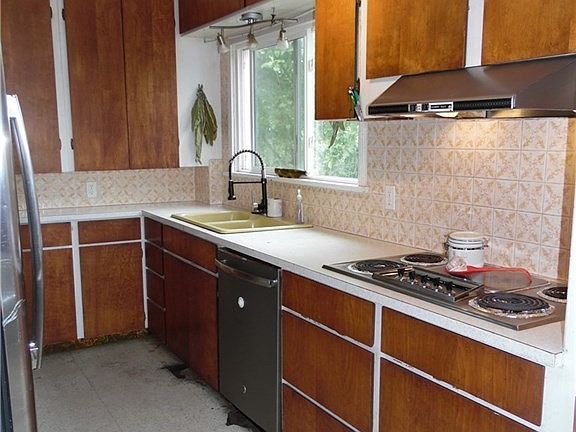 5th image of 1135 Olympic Ave